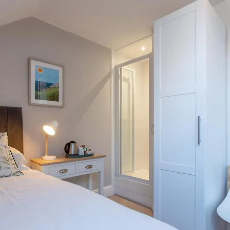 Dunedin Pensión 4*
