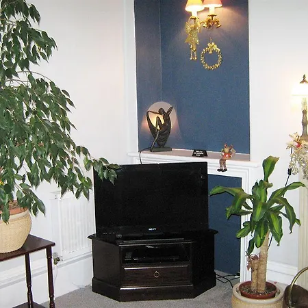 Dunedin Pensión 4*