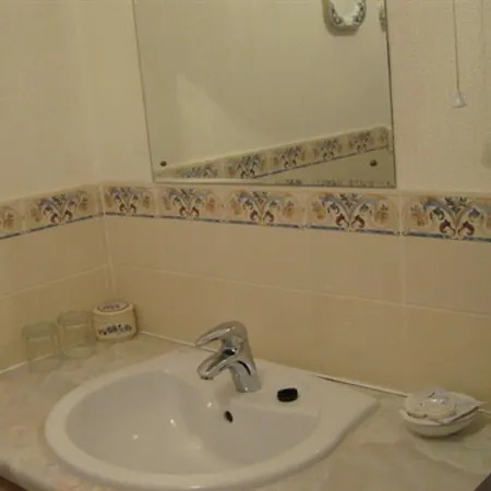 Pensión Dunedin 4*